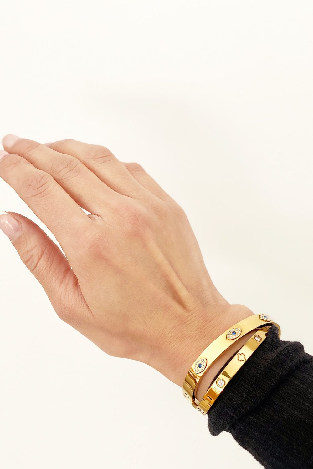 Chic Charmed PVD Stainless Steel Bangle With Clover And Crystal Stone